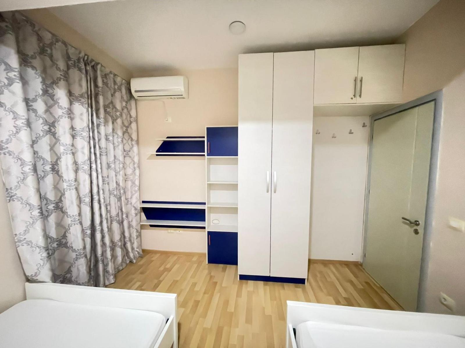 Appartement Xhemi's *