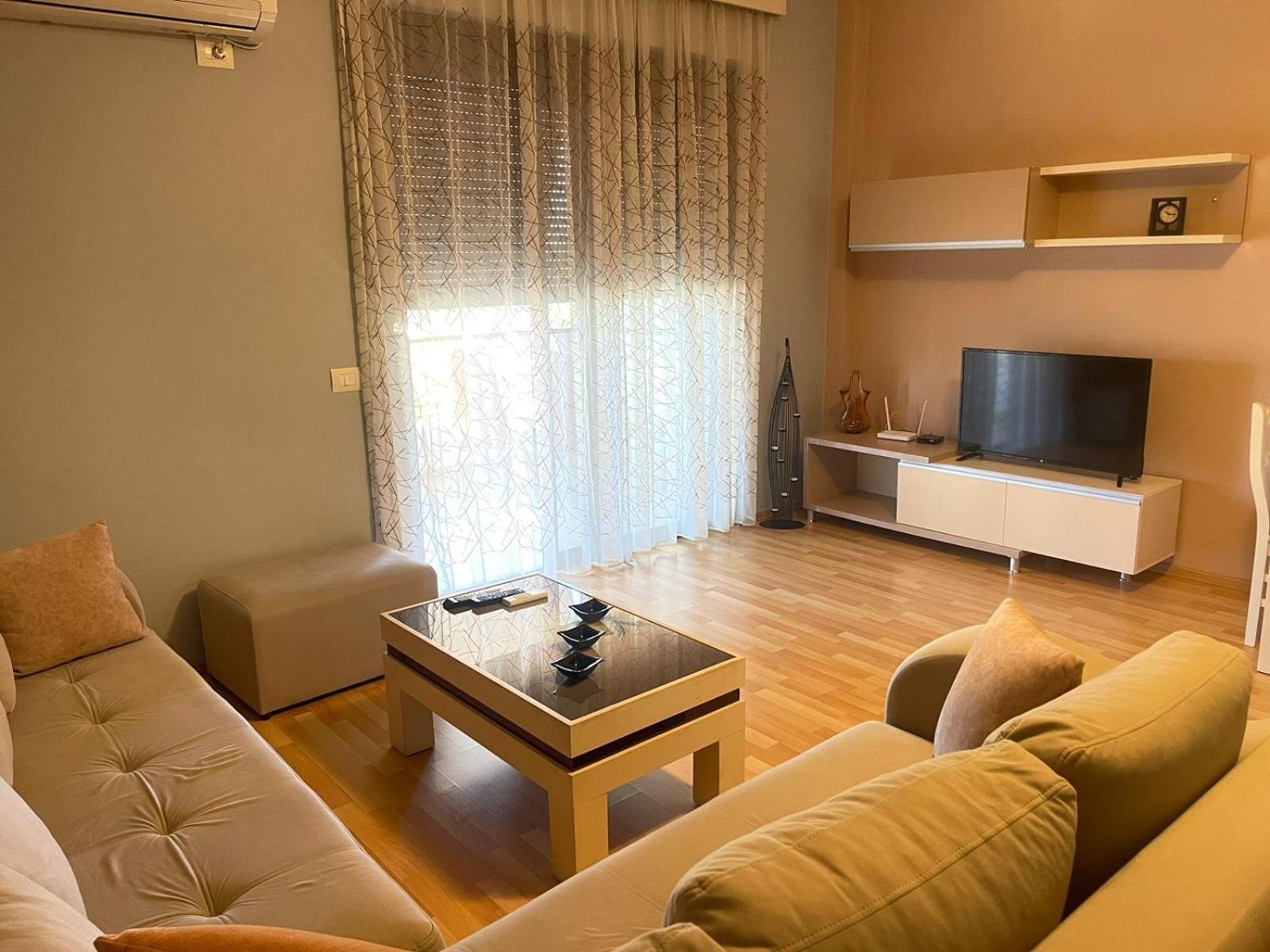 Appartement Xhemi's *