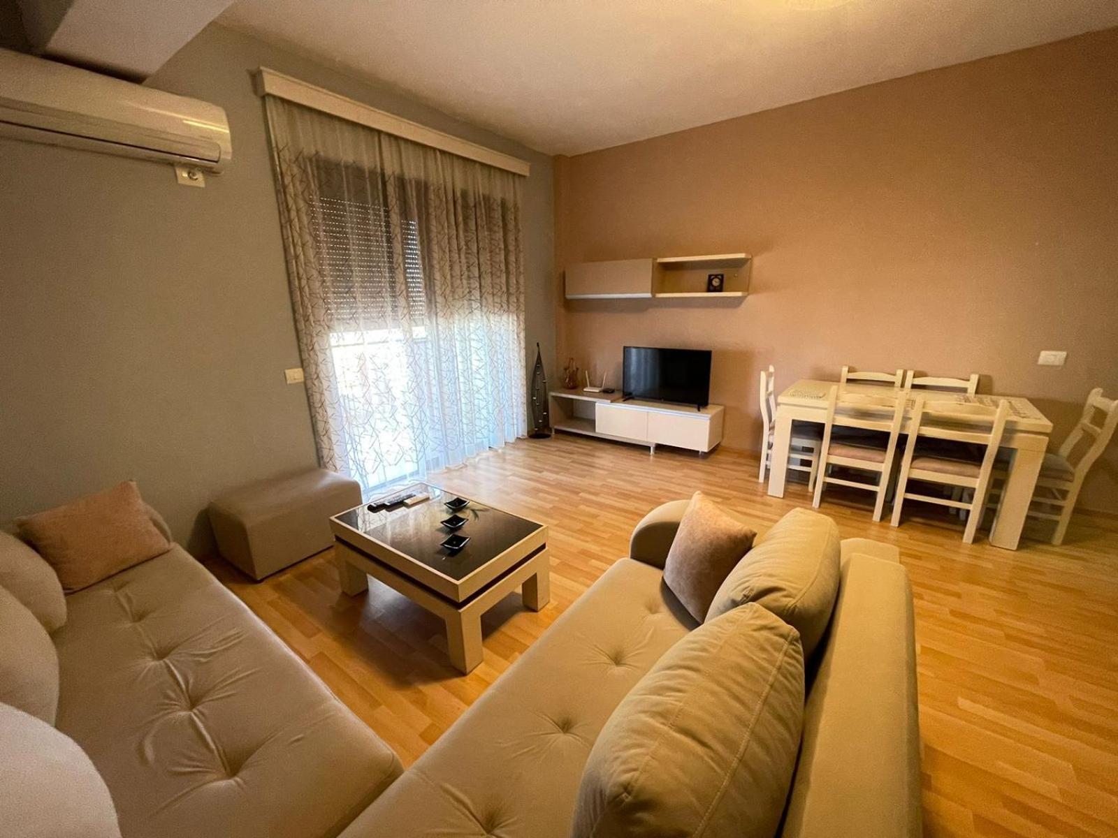 Xhemi's Sarande