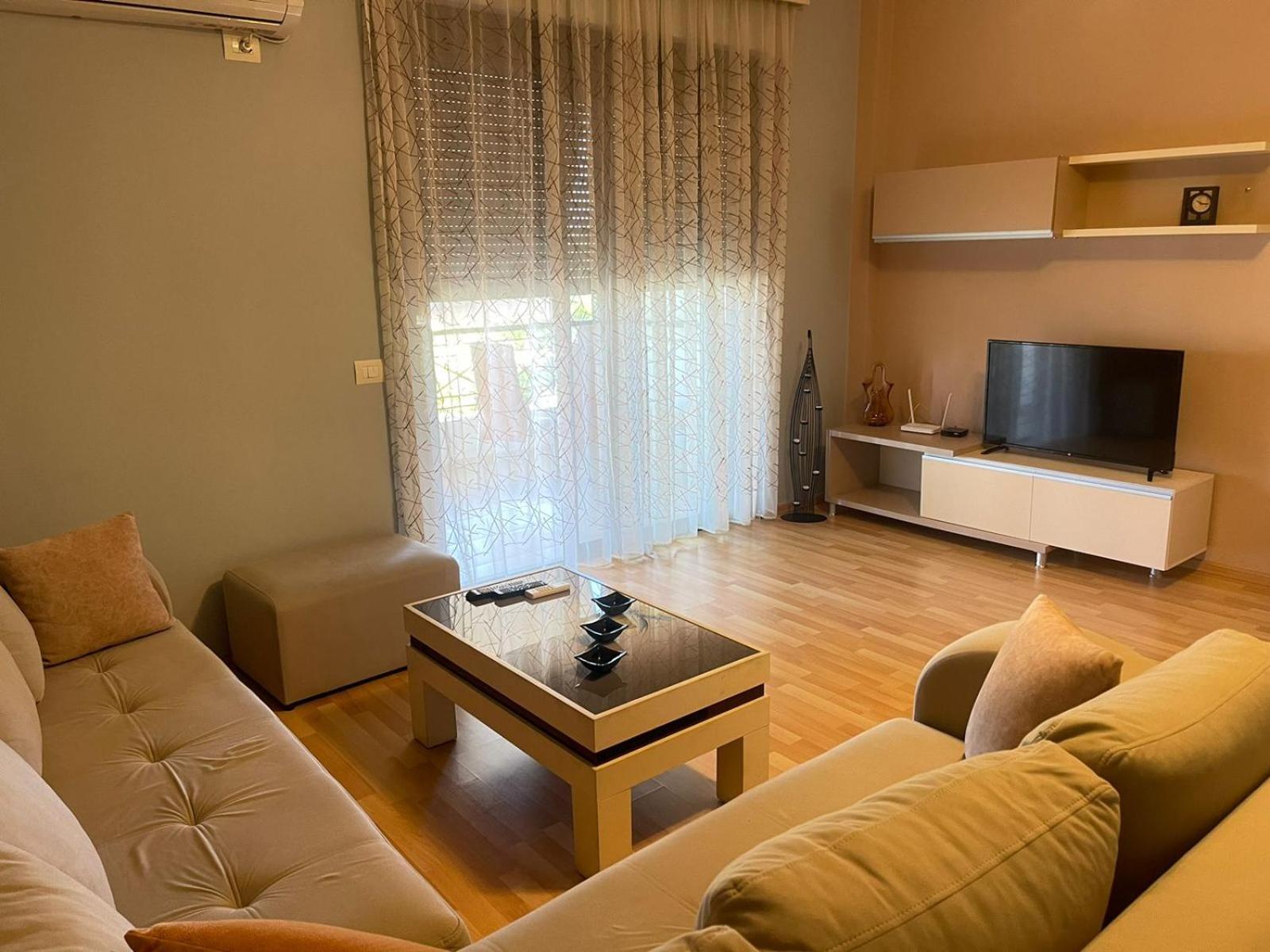 Appartement Xhemi's *